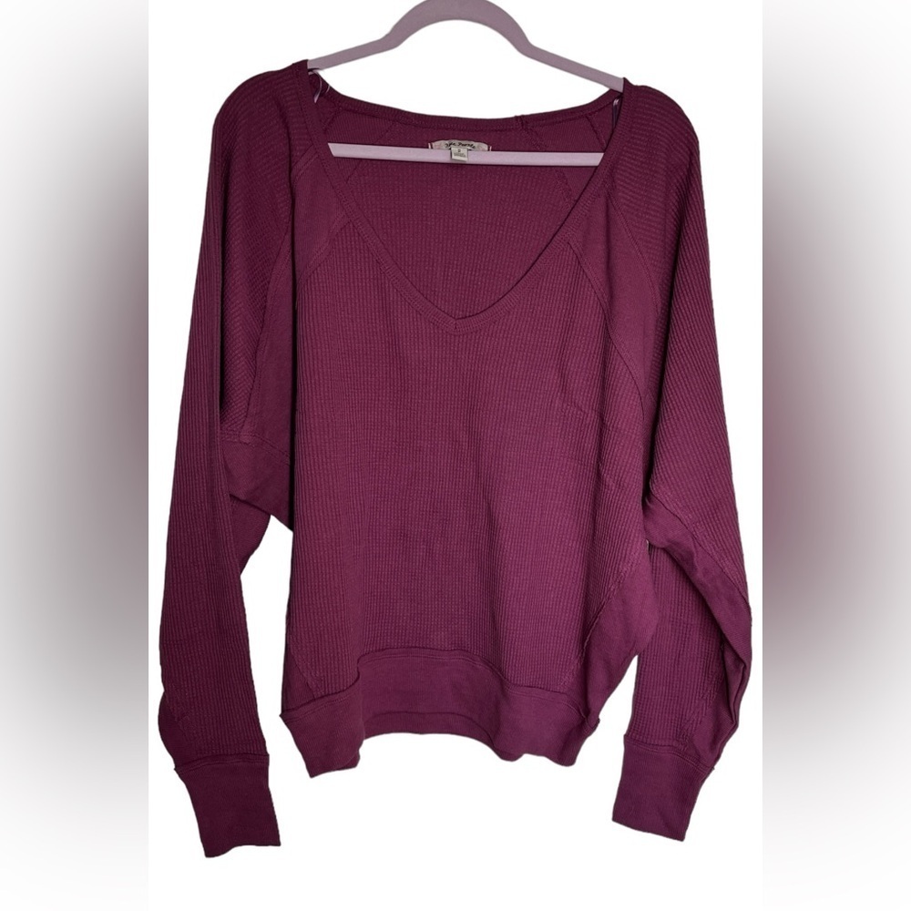 Free People Santa Clara Oversized Waffle V Neck Thermal in Mulberry S NWT - Picture 3 of 13